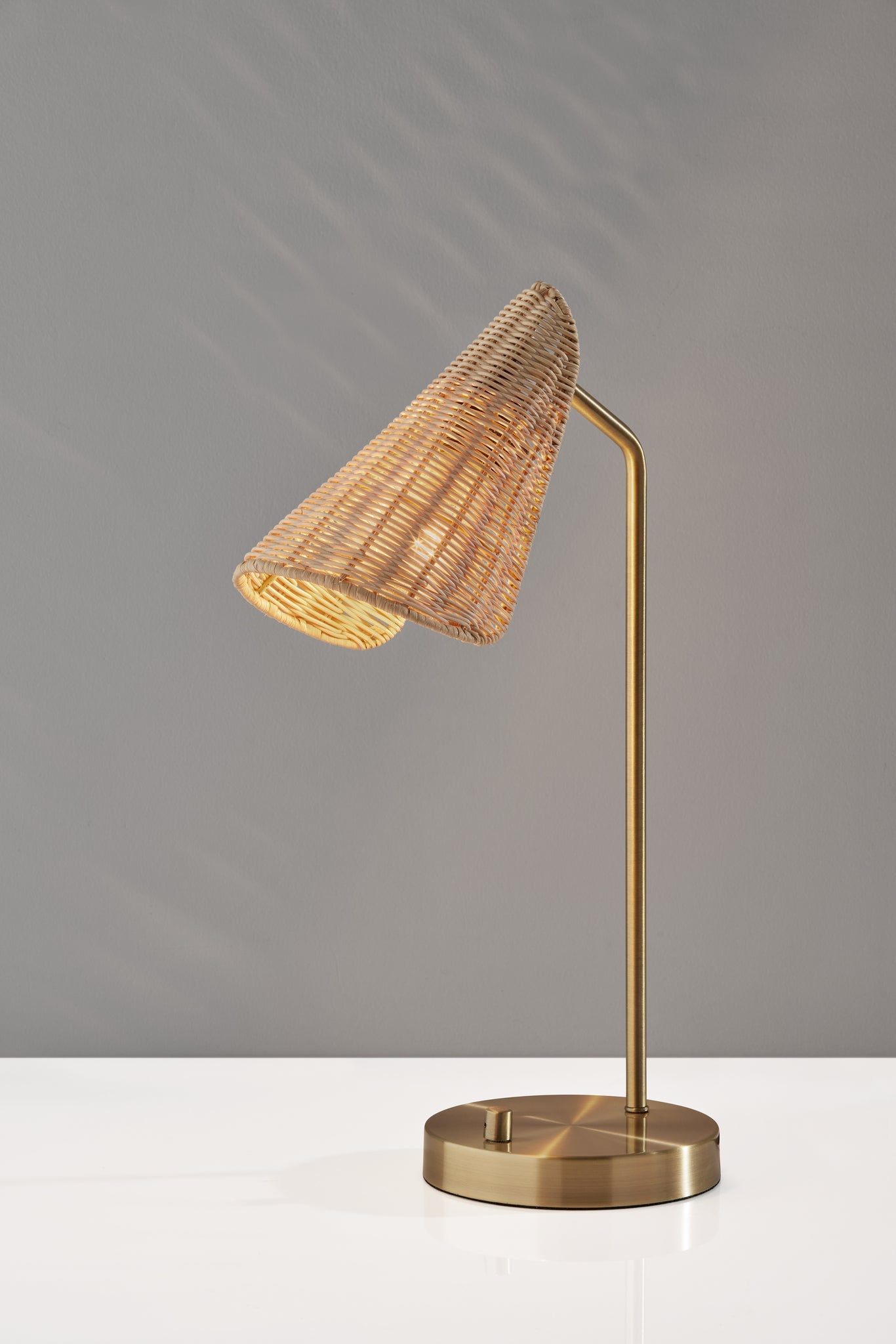 Cove Desk Lamp